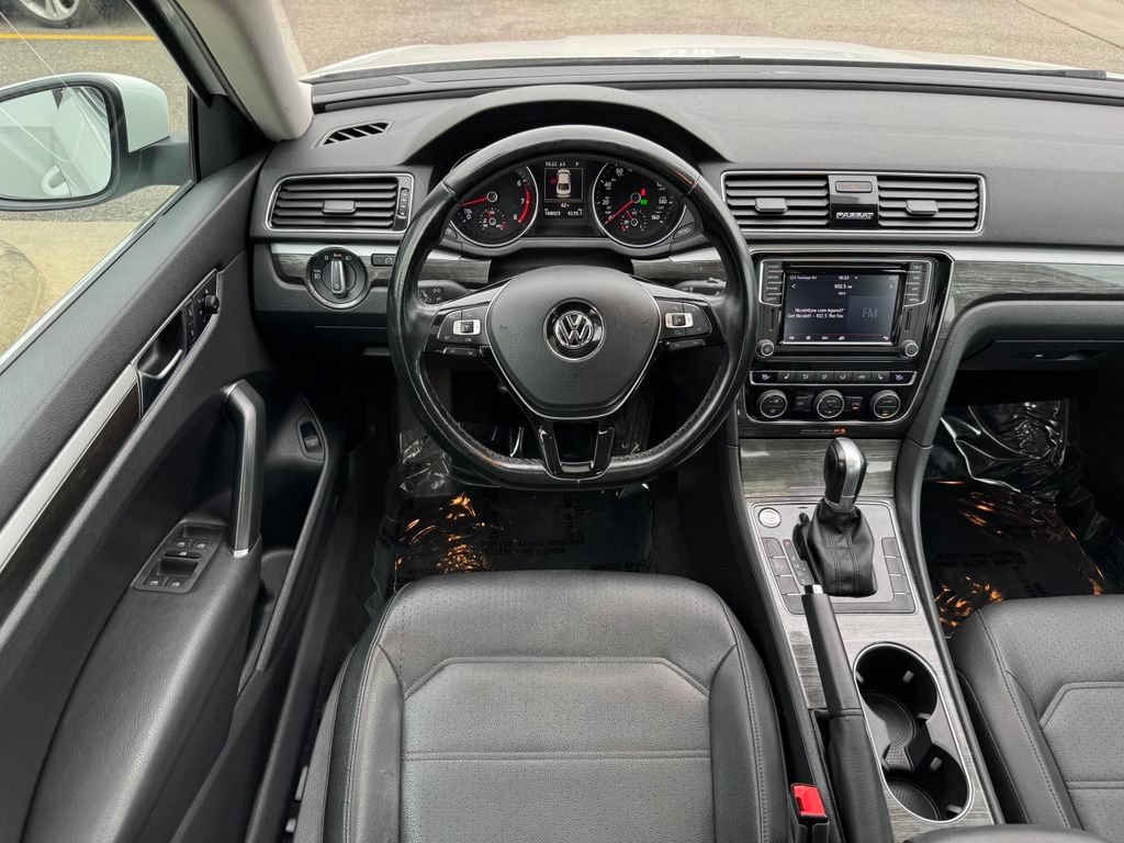 Used 2018 Volkswagen Passat 2.0T SE FWD image 15