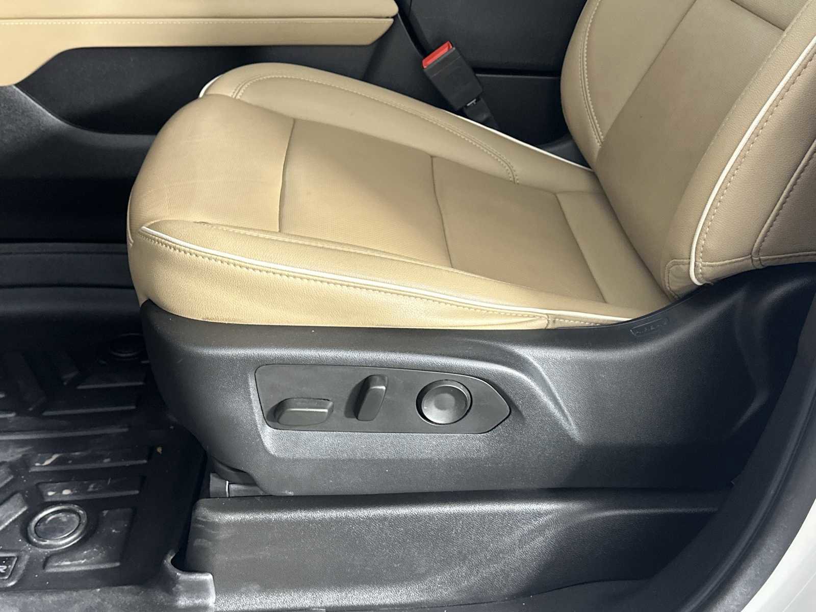 Used 2023 Chevrolet Tahoe Premier image 9