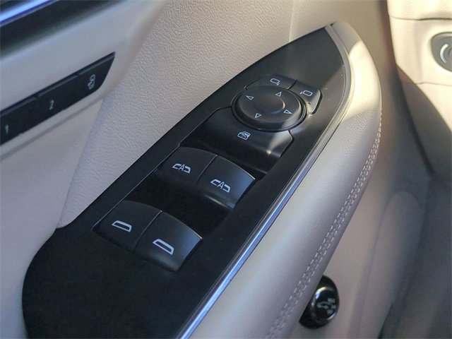 Used 2023 Buick Envision Avenir image 24