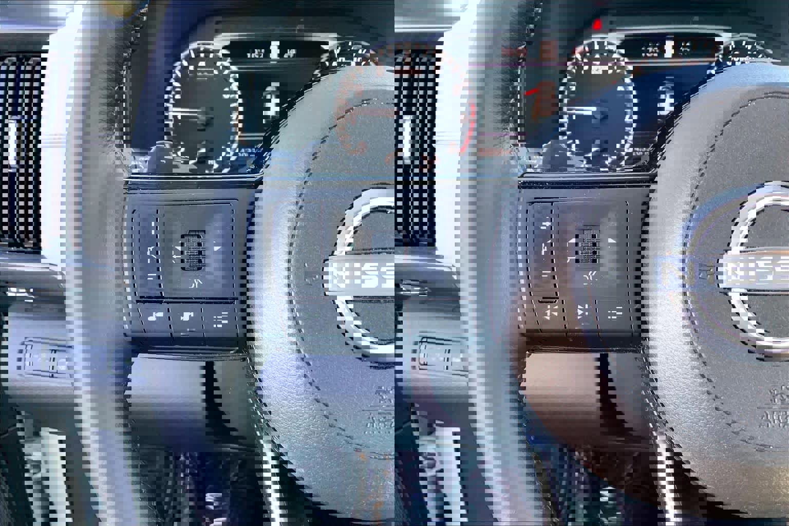 Used 2023 Nissan Pathfinder SL w/ SL Premium Package image 24