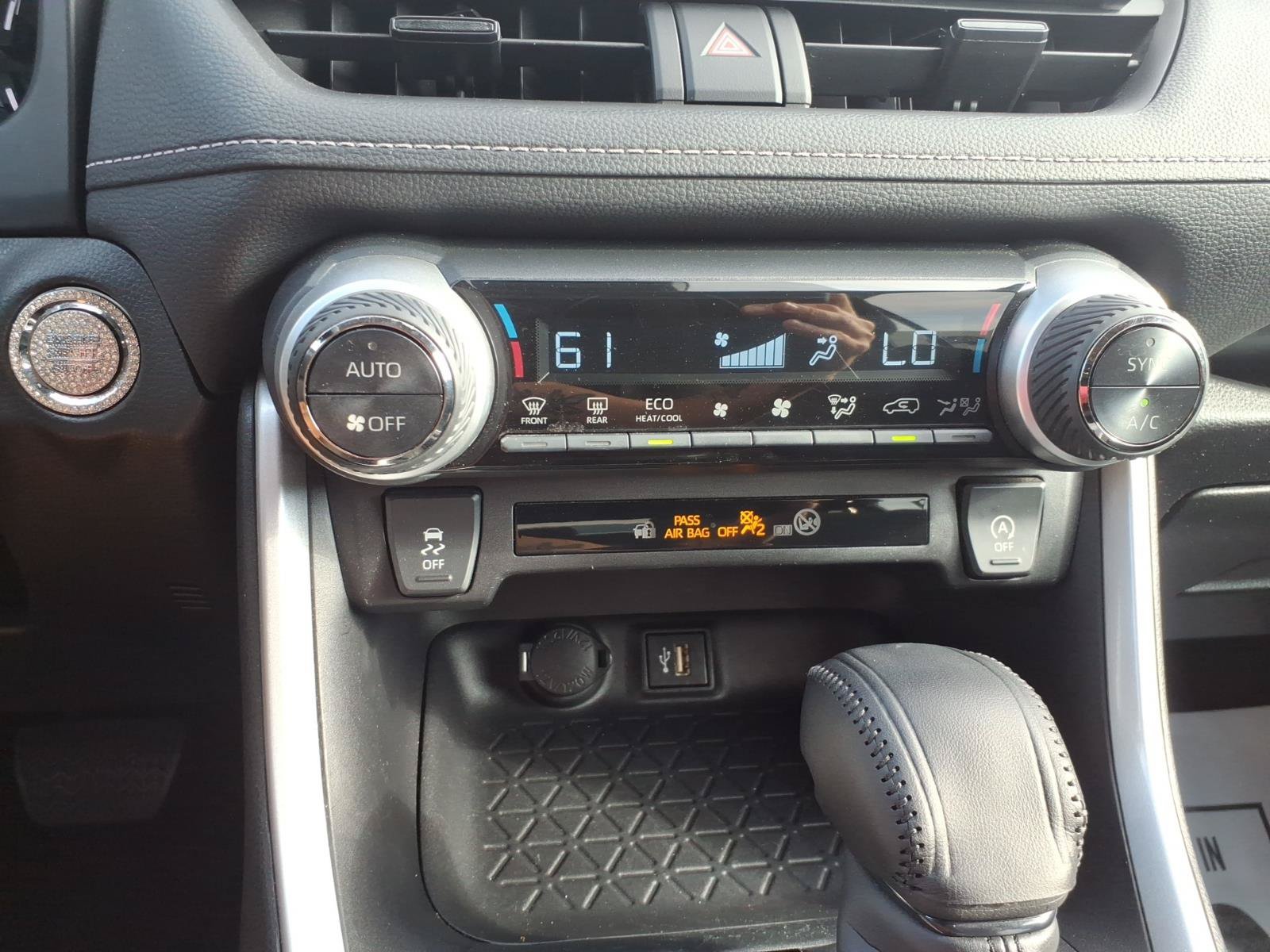 Used 2024 Toyota RAV4 XLE AWD/4WD image 21