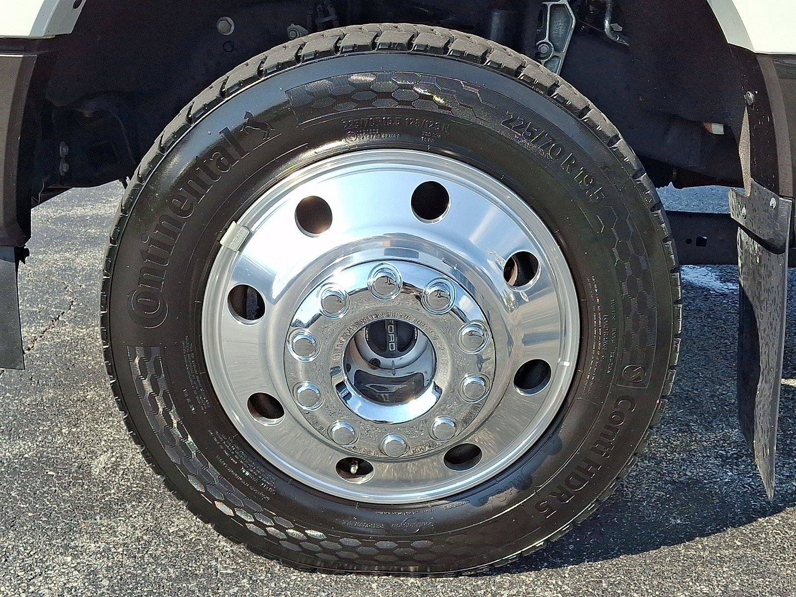 Certified 2025 Ford F450 King Ranch w/ FX4 Off-Road Package AWD/4WD image 9