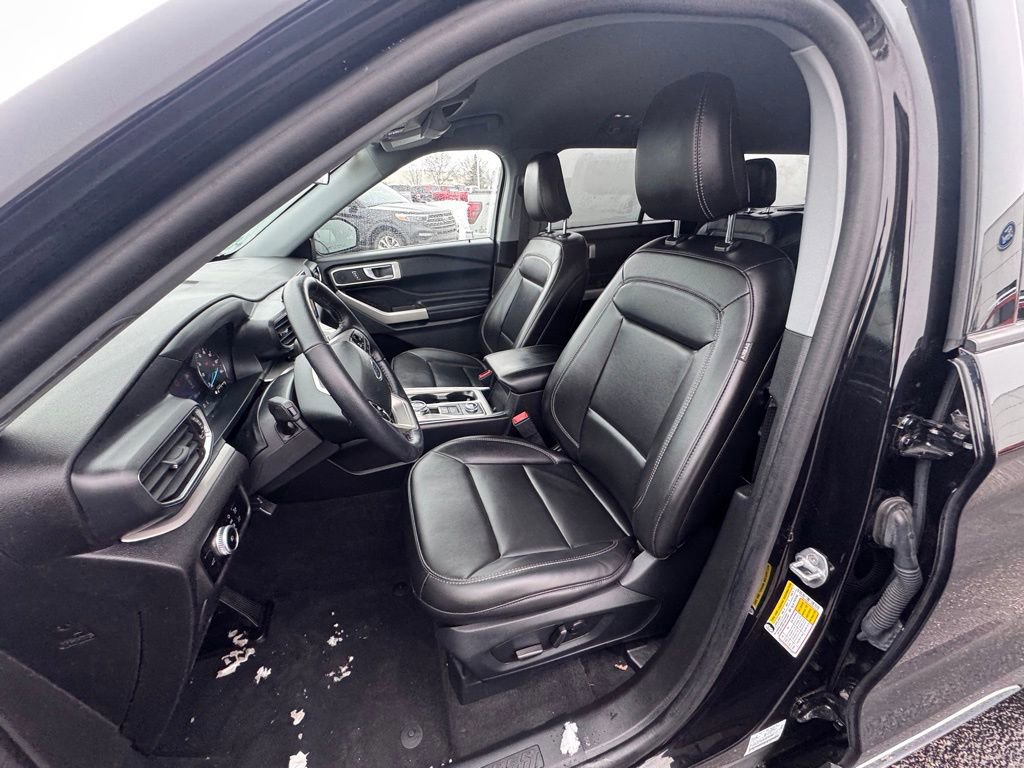 Certified 2023 Ford Explorer XLT w/ Equipment Group 202A image 19