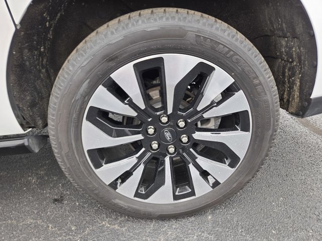 Certified 2025 Ford Expedition Max Platinum w/ Driver's Package AWD/4WD image 50