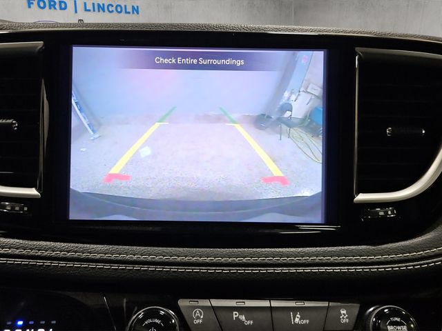 Used 2022 Chrysler Pacifica Touring-L w/ S Appearance Package AWD/4WD image 16