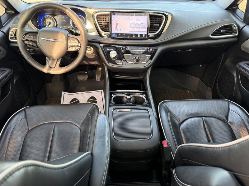 Used 2023 Chrysler Pacifica Limited w/ S Appearance Package image 13