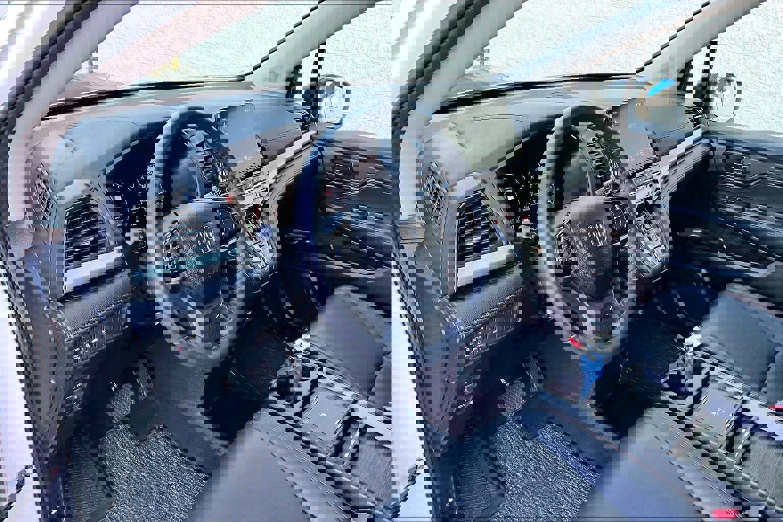 Used 2025 Honda Odyssey EX-L image 16