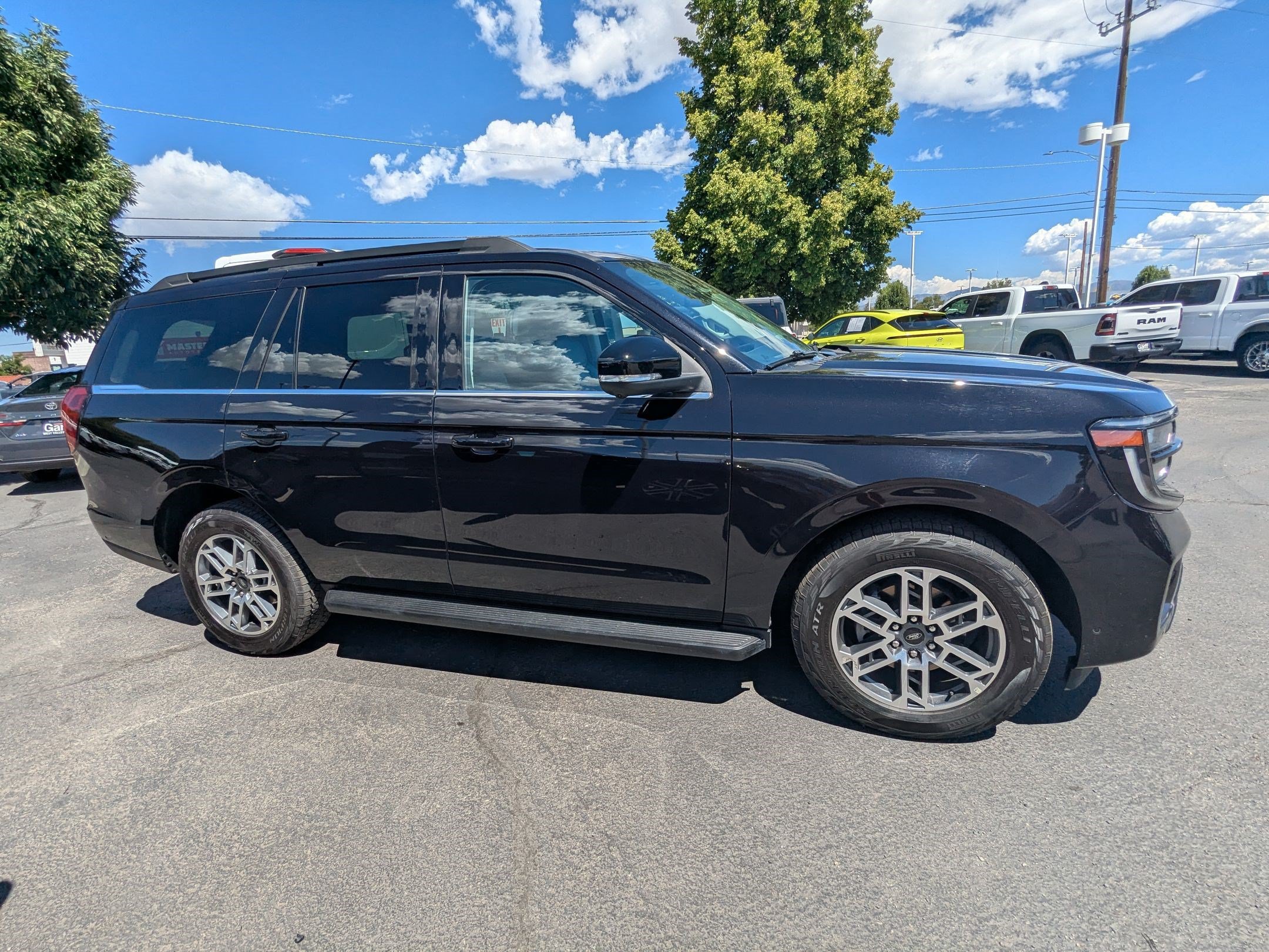 Certified 2025 Ford Expedition Active AWD/4WD image 2