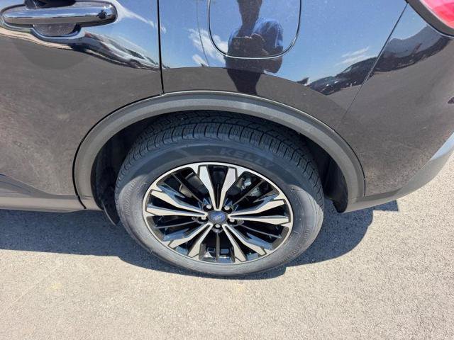 Certified 2021 Ford Escape SE w/ SE Sport Appearance Package AWD/4WD image 9