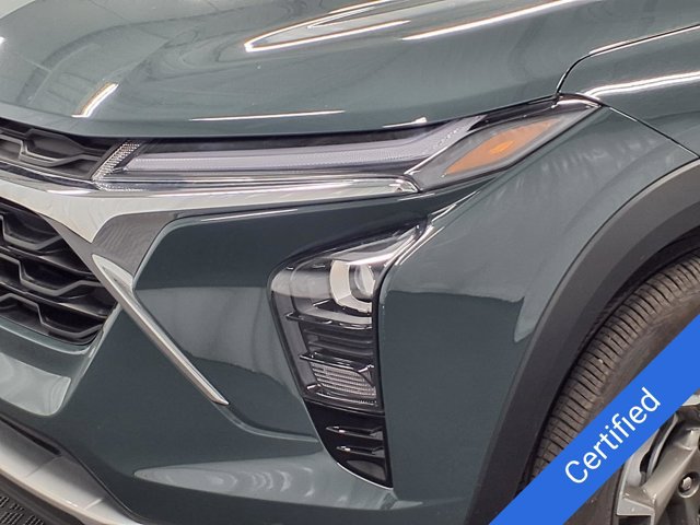 Used 2025 Chevrolet Trax LT w/ Driver Confidence Package FWD image 32