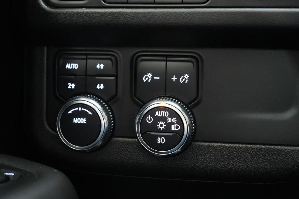 Used 2023 GMC Yukon XL AT4 AWD/4WD image 31