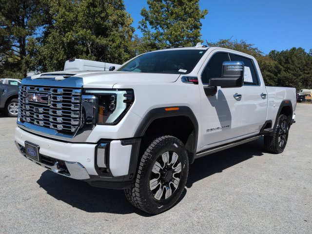 Used 2025 GMC Sierra 2500 Denali w/ Denali Reserve Package AWD/4WD image 8