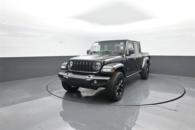 Used 2024 Jeep Gladiator Sport image 3
