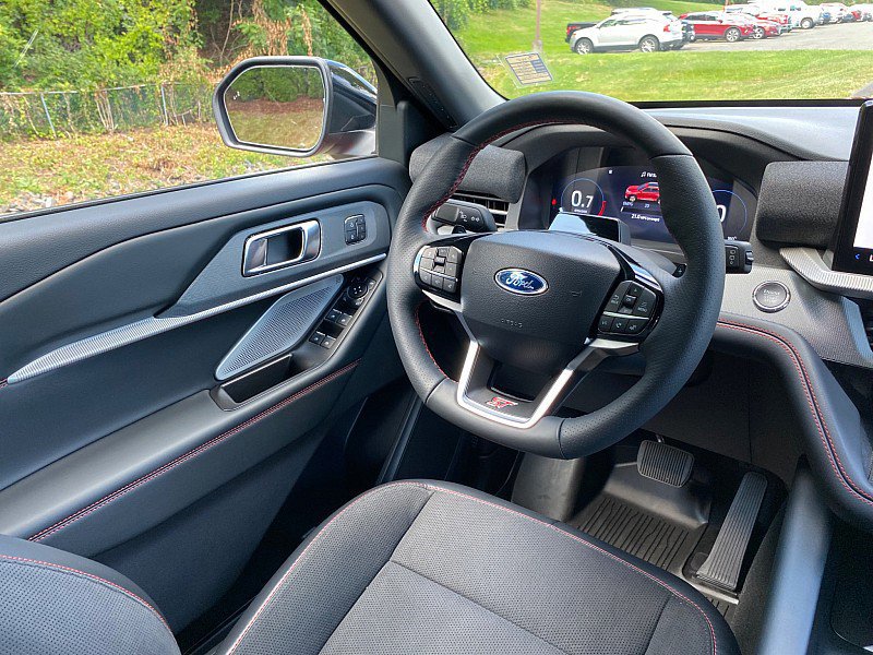 Certified 2025 Ford Explorer ST w/ Sun And Sound Package image 19