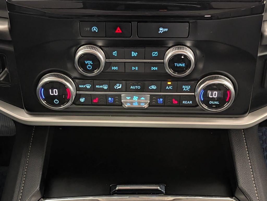 Certified 2024 Ford Expedition XLT RWD image 16