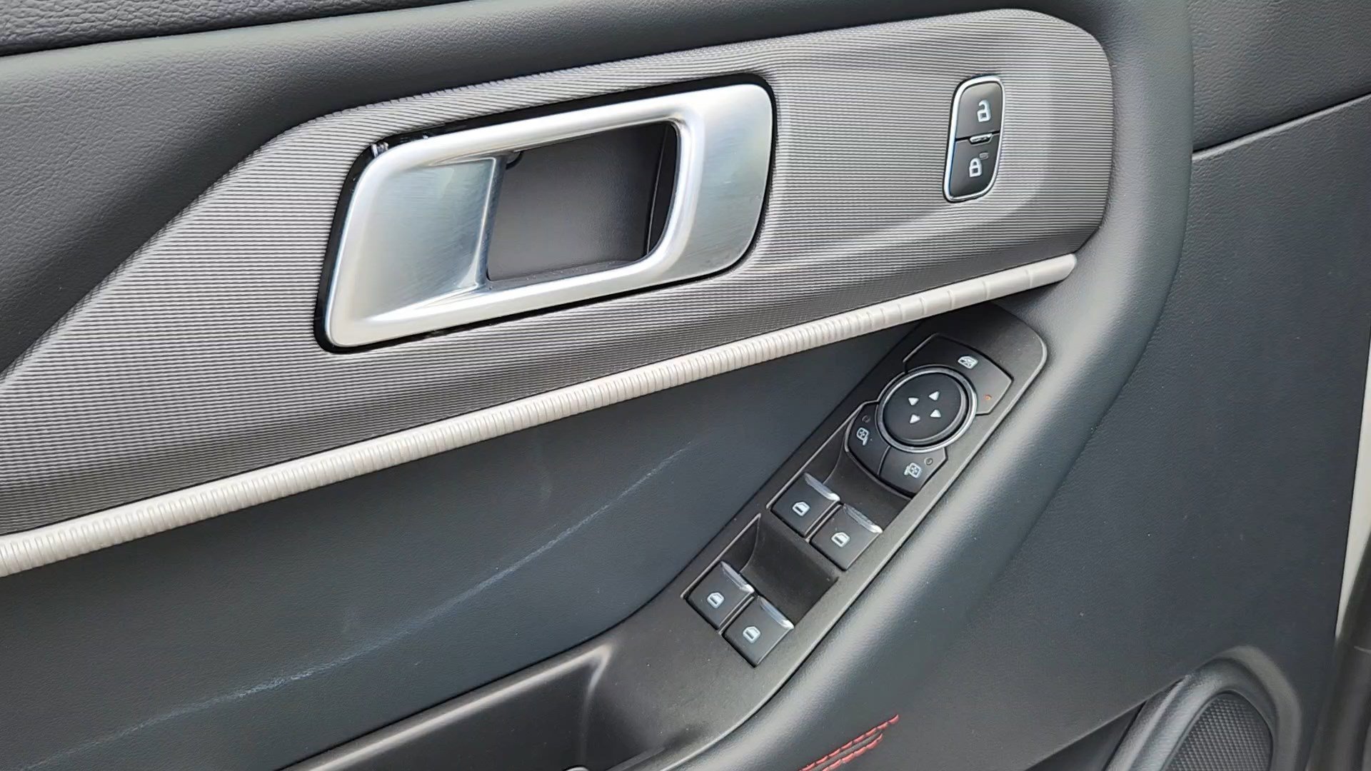 Certified 2025 Ford Explorer ST-Line w/ ST-Line Street Pack AWD/4WD image 8