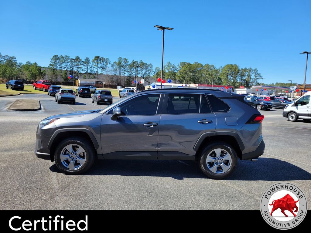 Used 2022 Toyota RAV4 XLE image 3