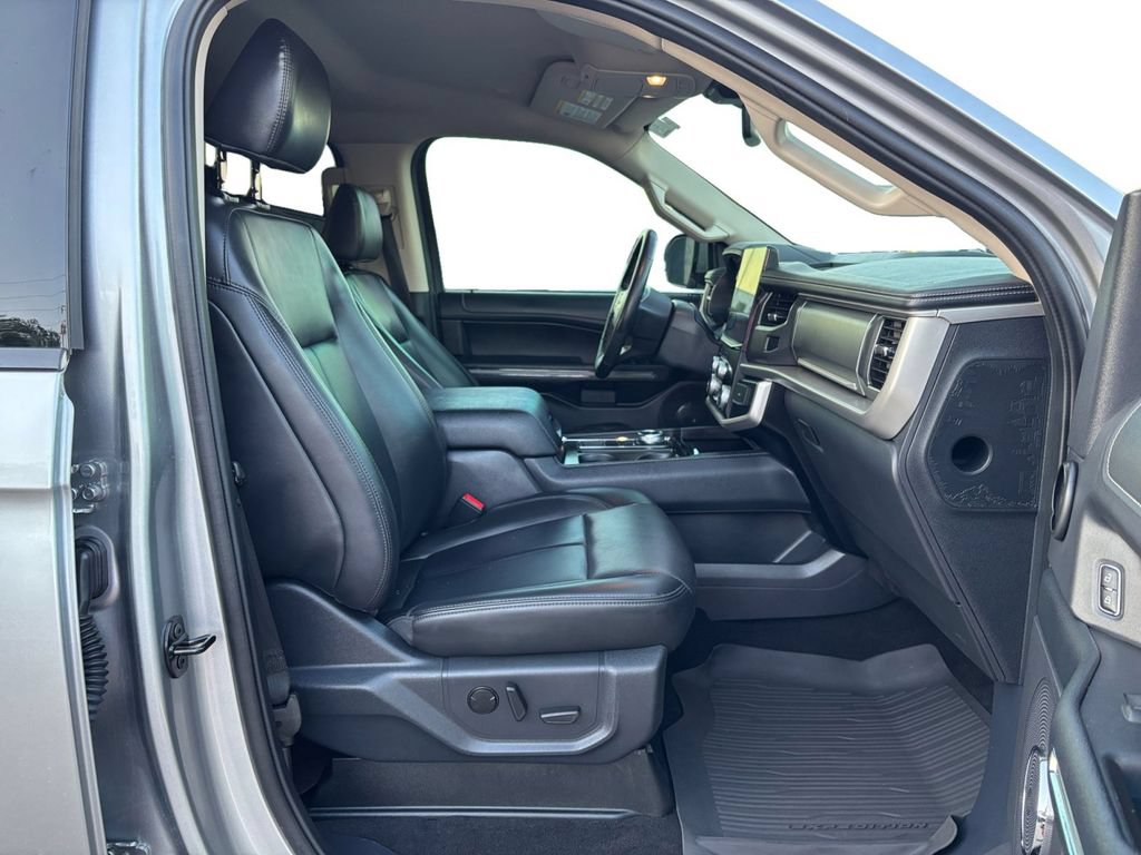 Certified 2024 Ford Expedition XLT RWD image 22