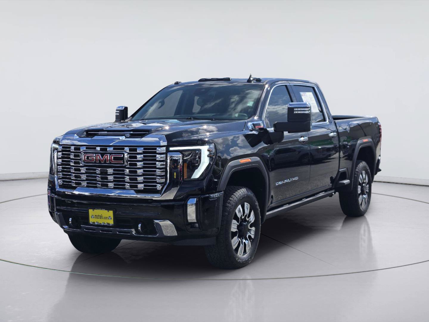 Used 2025 GMC Sierra 2500 Denali w/ Denali Reserve Package AWD/4WD image 1