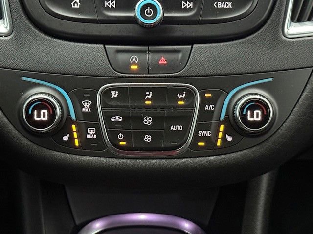 Used 2021 Chevrolet Malibu LT FWD image 21