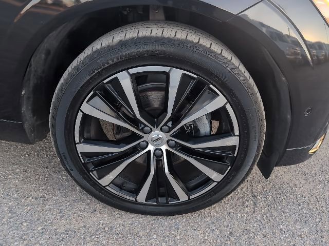 Used 2023 Volvo XC60 B5 Plus image 55