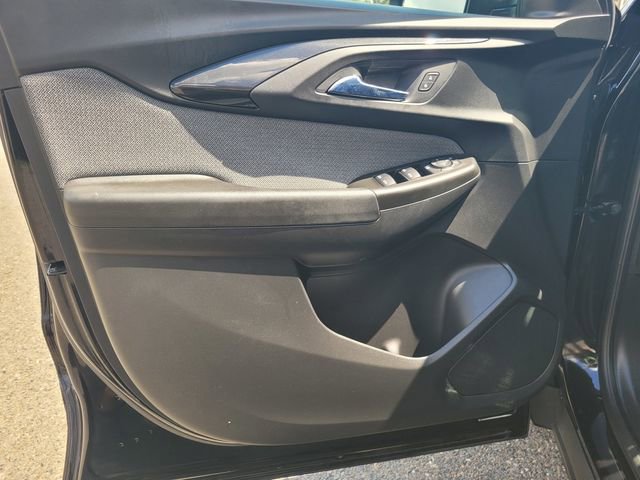 Used 2021 Chevrolet TrailBlazer LT w/ Convenience Package FWD image 16