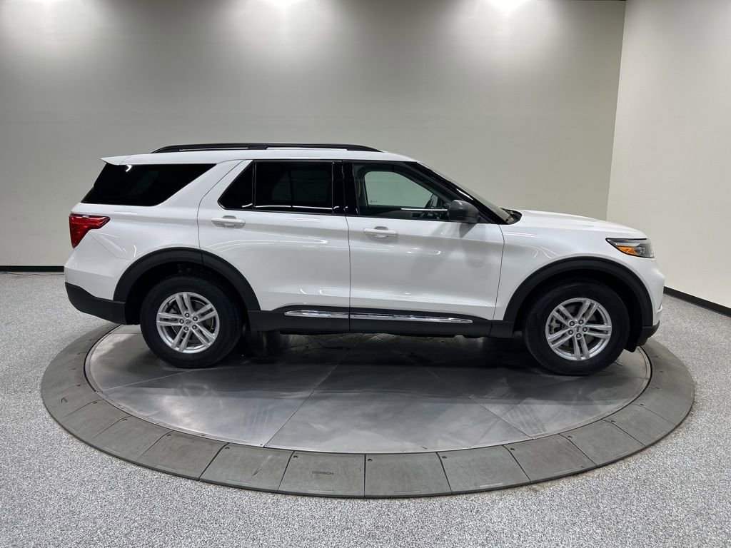 Certified 2024 Ford Explorer XLT w/ Equipment Group 202A AWD/4WD image 6