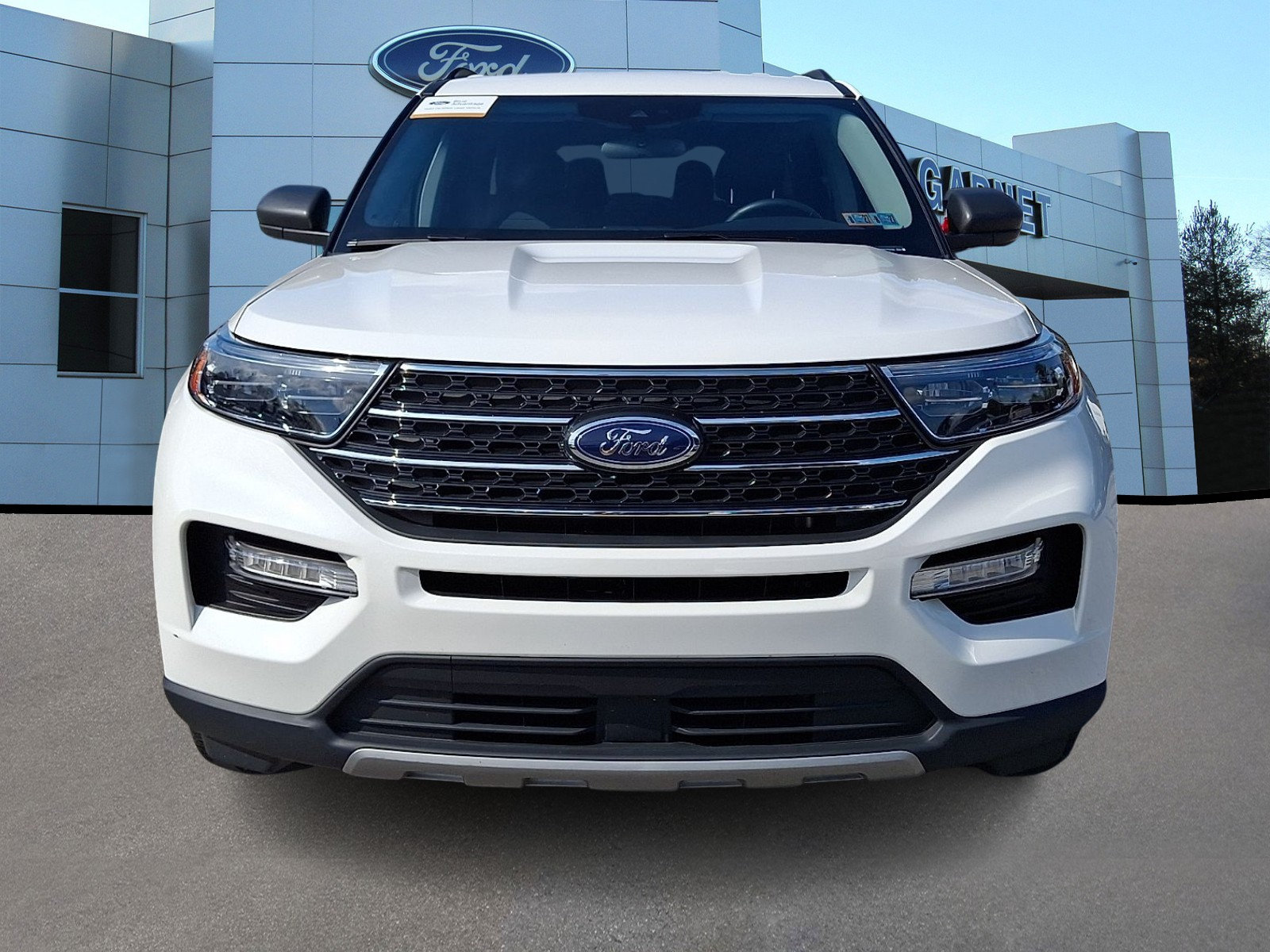 Certified 2023 Ford Explorer XLT w/ Equipment Group 202A AWD/4WD image 3