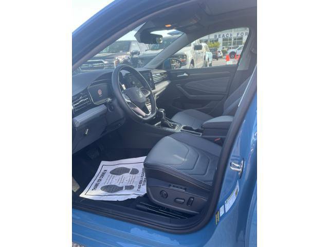 Used 2025 Volkswagen Jetta SEL image 11