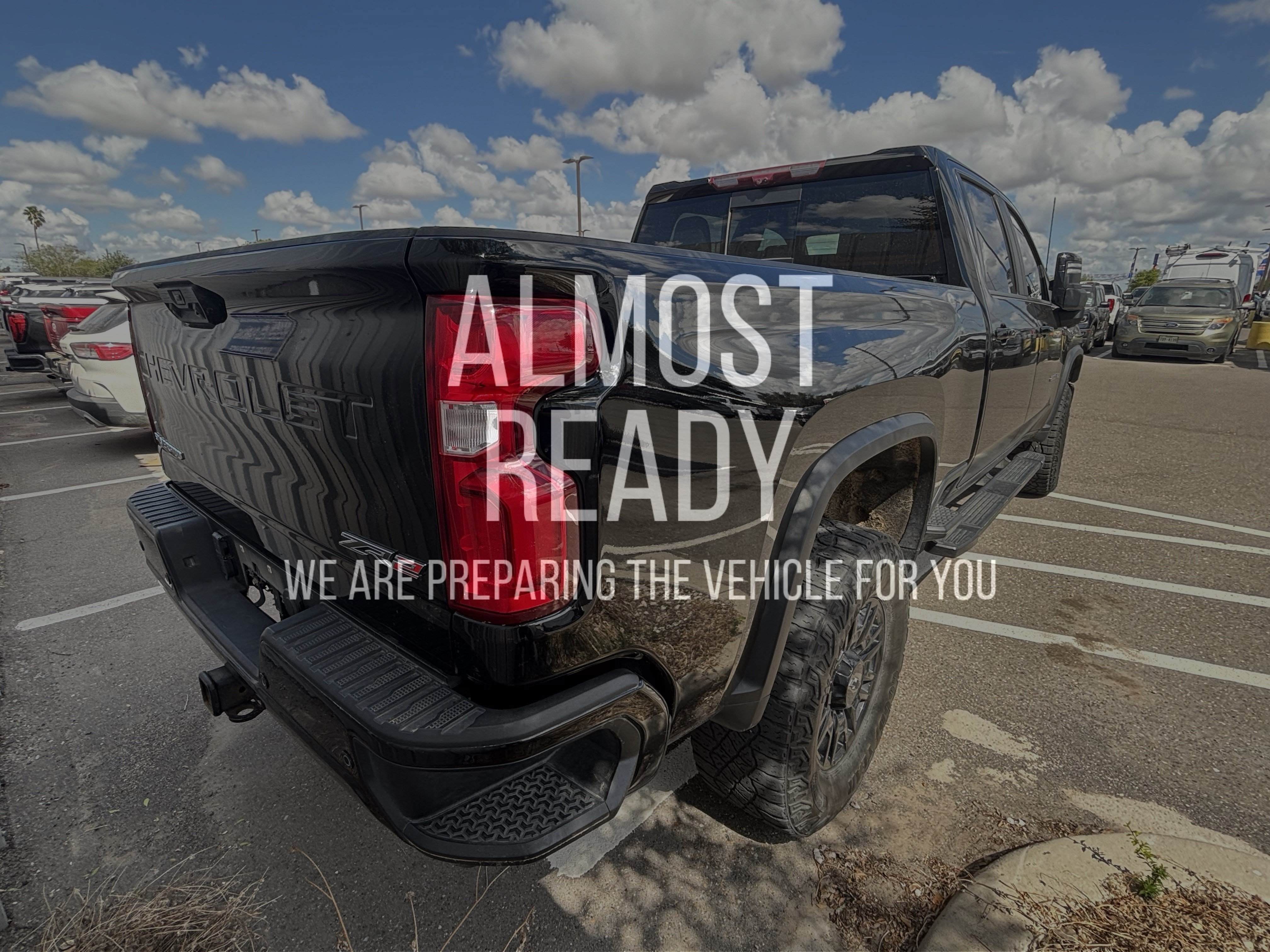 Used 2024 Chevrolet Silverado 2500 ZR2 w/ Technology Package AWD/4WD image 4