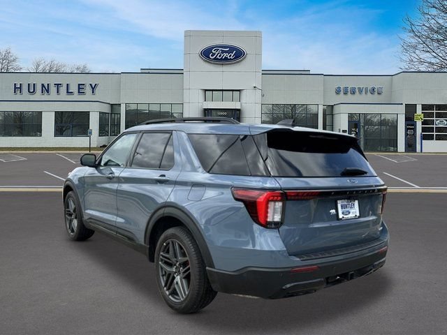 Certified 2025 Ford Explorer ST-Line w/ Premium Package AWD/4WD image 5