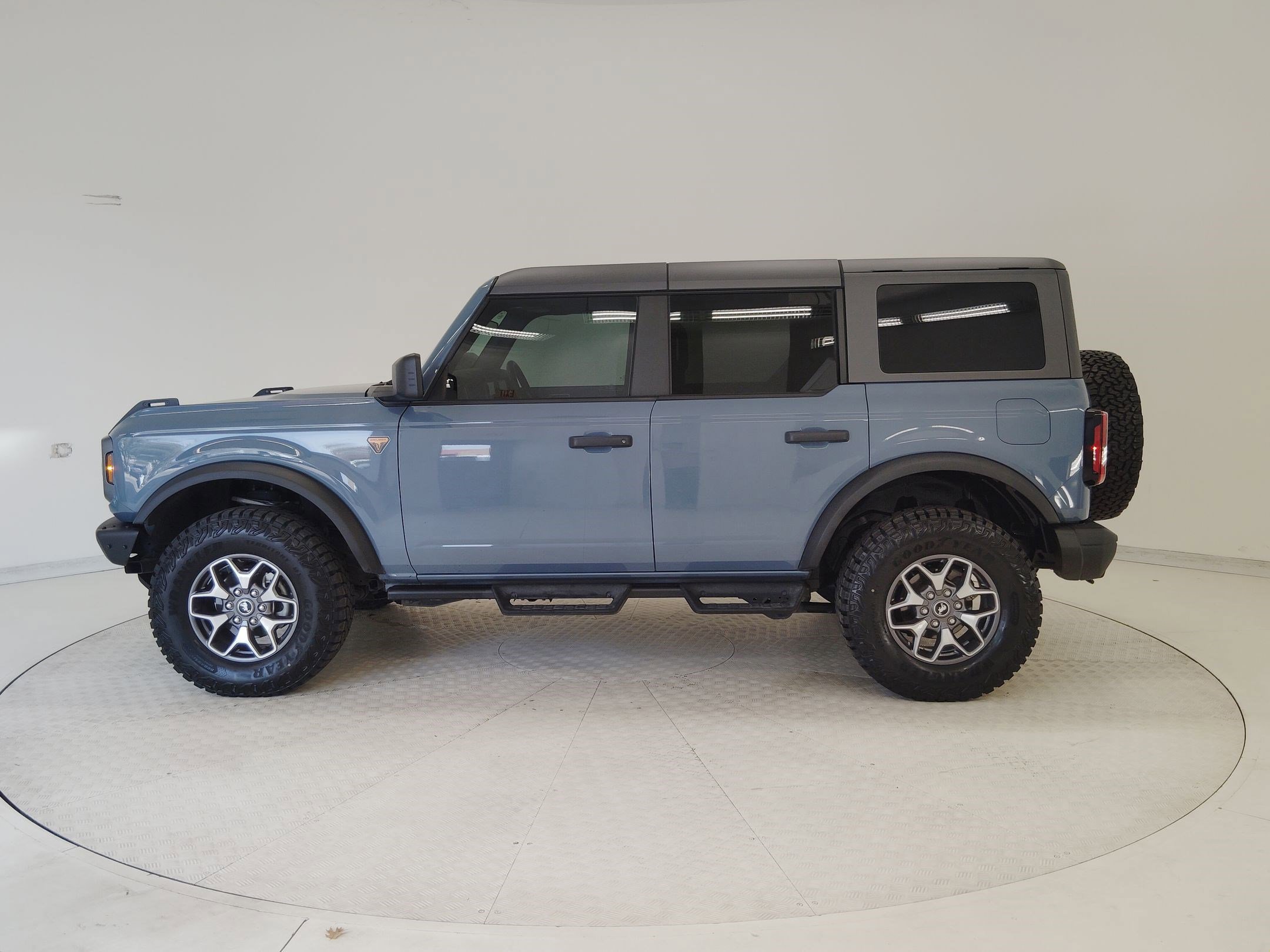 Certified 2024 Ford Bronco Badlands image 2