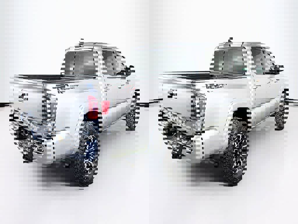 Used 2022 Toyota Tacoma TRD Sport image 5