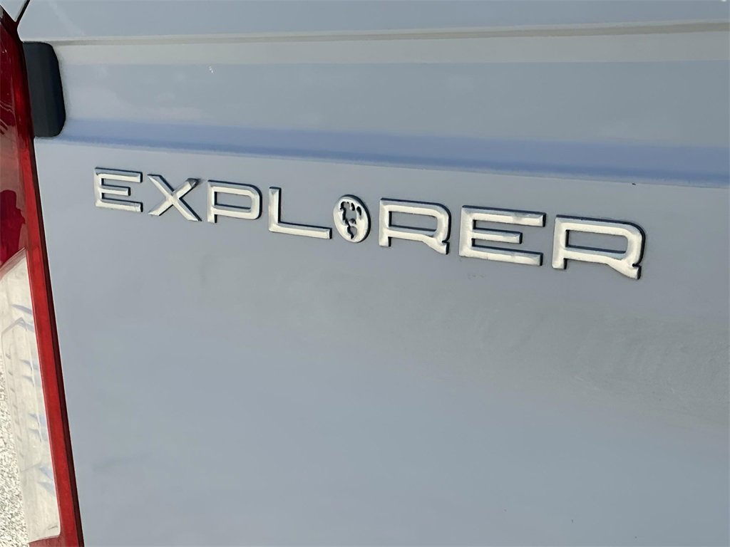 Certified 2017 Ford Transit 150 XLT image 15