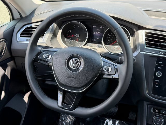 Used 2020 Volkswagen Tiguan SE FWD image 30