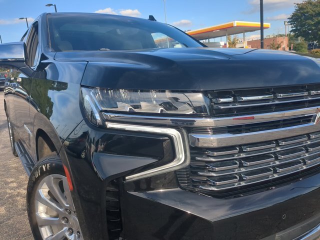 Used 2023 Chevrolet Suburban Premier w/ Premium Package AWD/4WD image 10