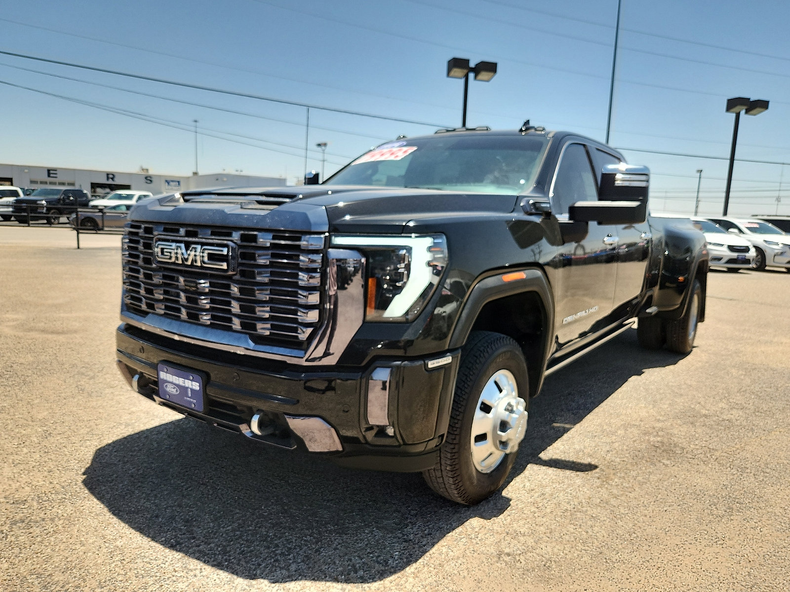 Used 2024 GMC Sierra 3500 Denali Ultimate AWD/4WD image 3