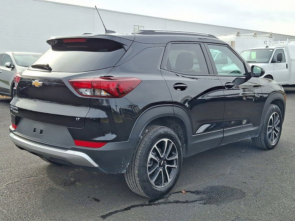 Used 2025 Chevrolet TrailBlazer LT image 3