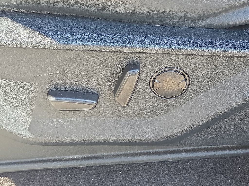 Certified 2025 Ford F150 Lariat w/ Equipment Group 501A Mid image 24