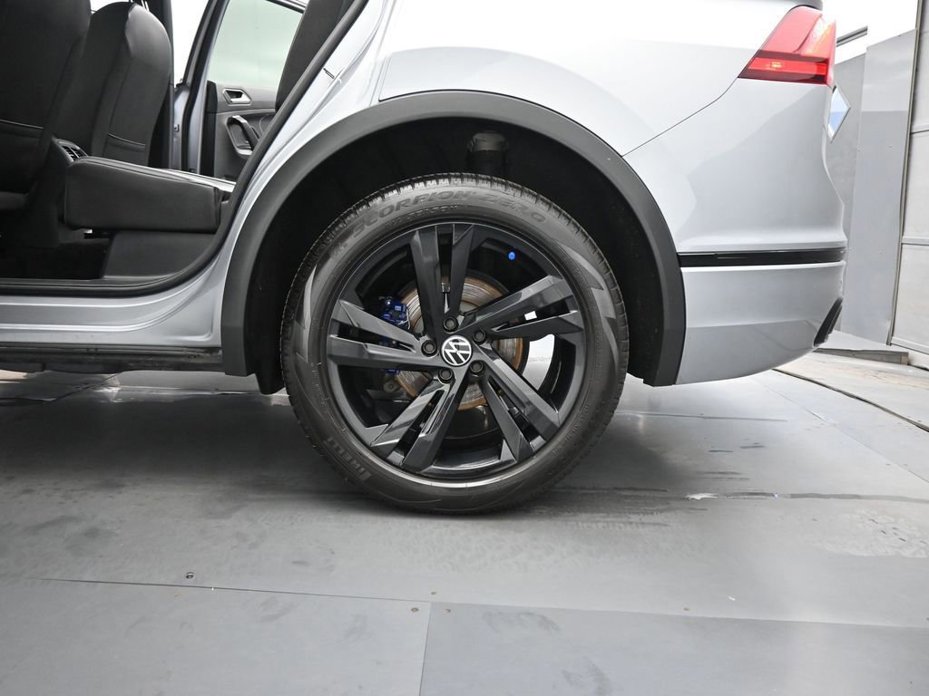 Used 2023 Volkswagen Tiguan SE R-Line FWD image 44