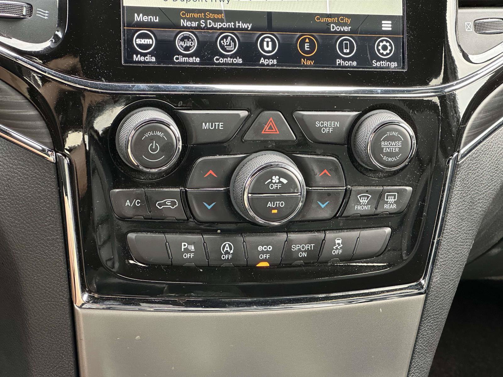 Used 2022 Jeep Grand Cherokee Limited AWD/4WD image 19