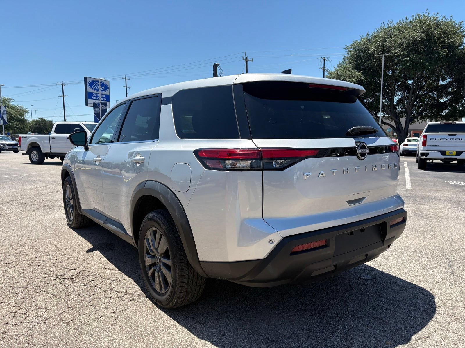 Used 2023 Nissan Pathfinder S AWD/4WD image 6