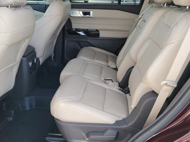 Certified 2022 Ford Explorer Platinum w/ Equipment Group 601A image 8