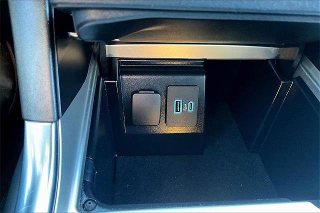 Certified 2023 Ford Explorer Platinum w/ Technology Package image 32