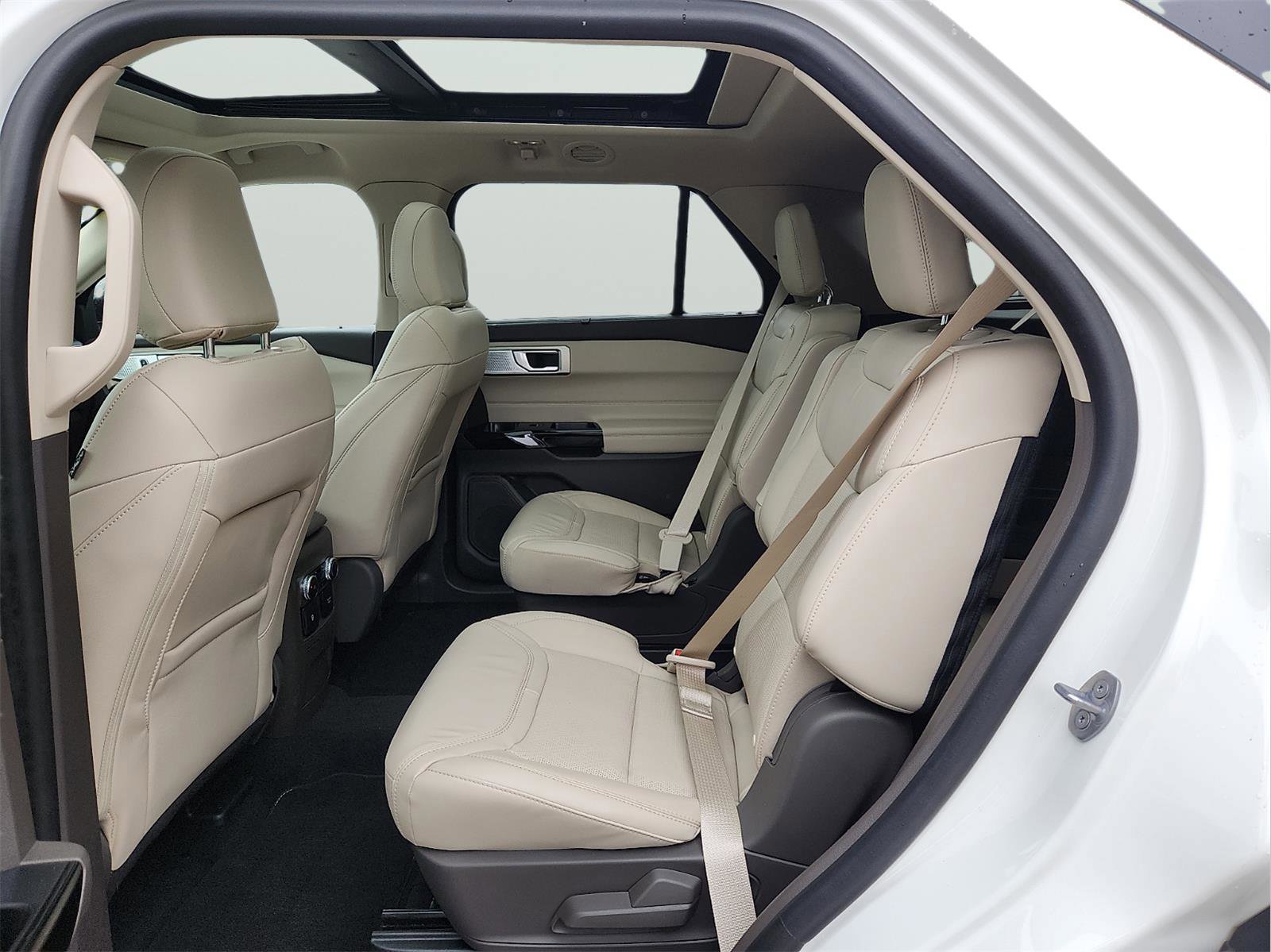 Certified 2023 Ford Explorer Platinum w/ Technology Package image 20