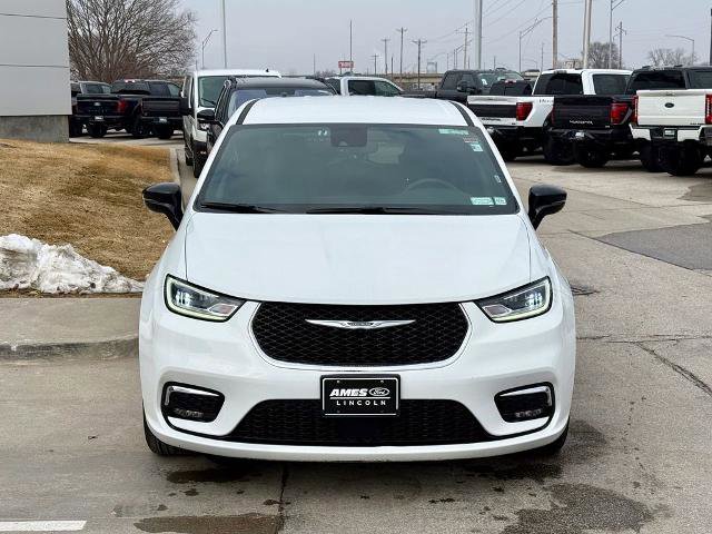 Used 2025 Chrysler Pacifica Select image 8