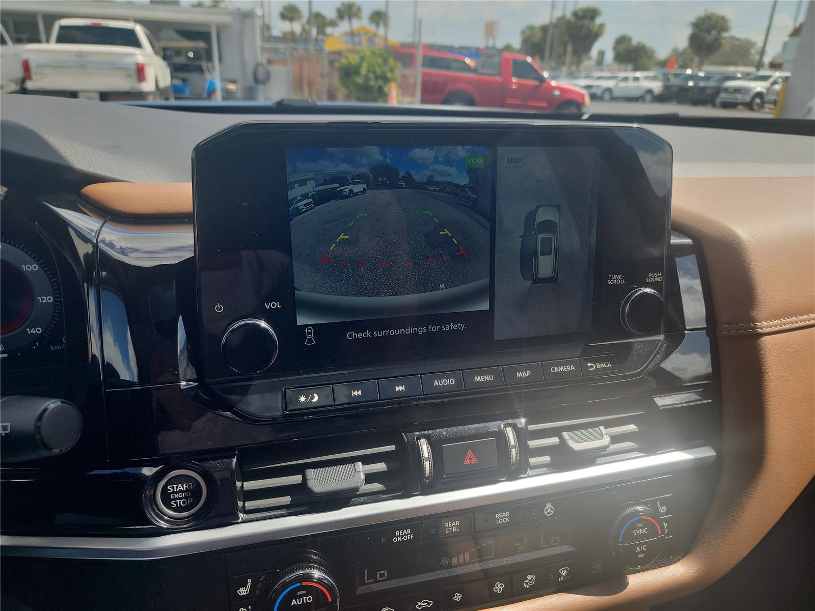 Used 2024 Nissan Pathfinder Platinum image 33