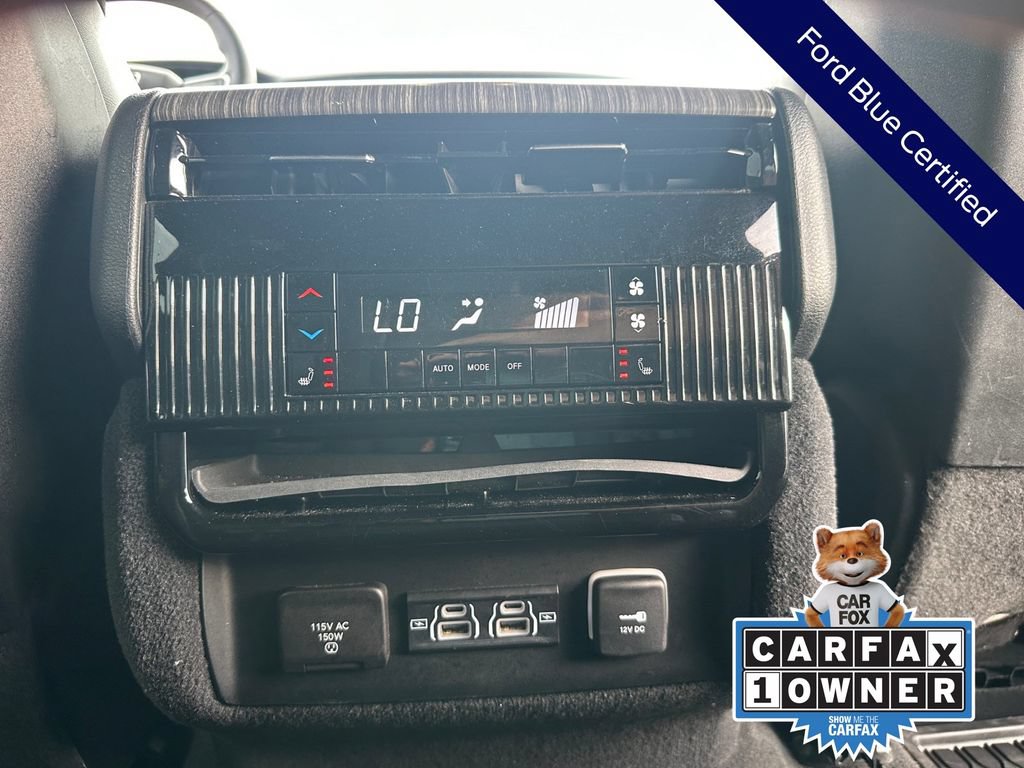 Used 2024 Jeep Wagoneer L Series II w/ Flexible Seating Group RWD image 30