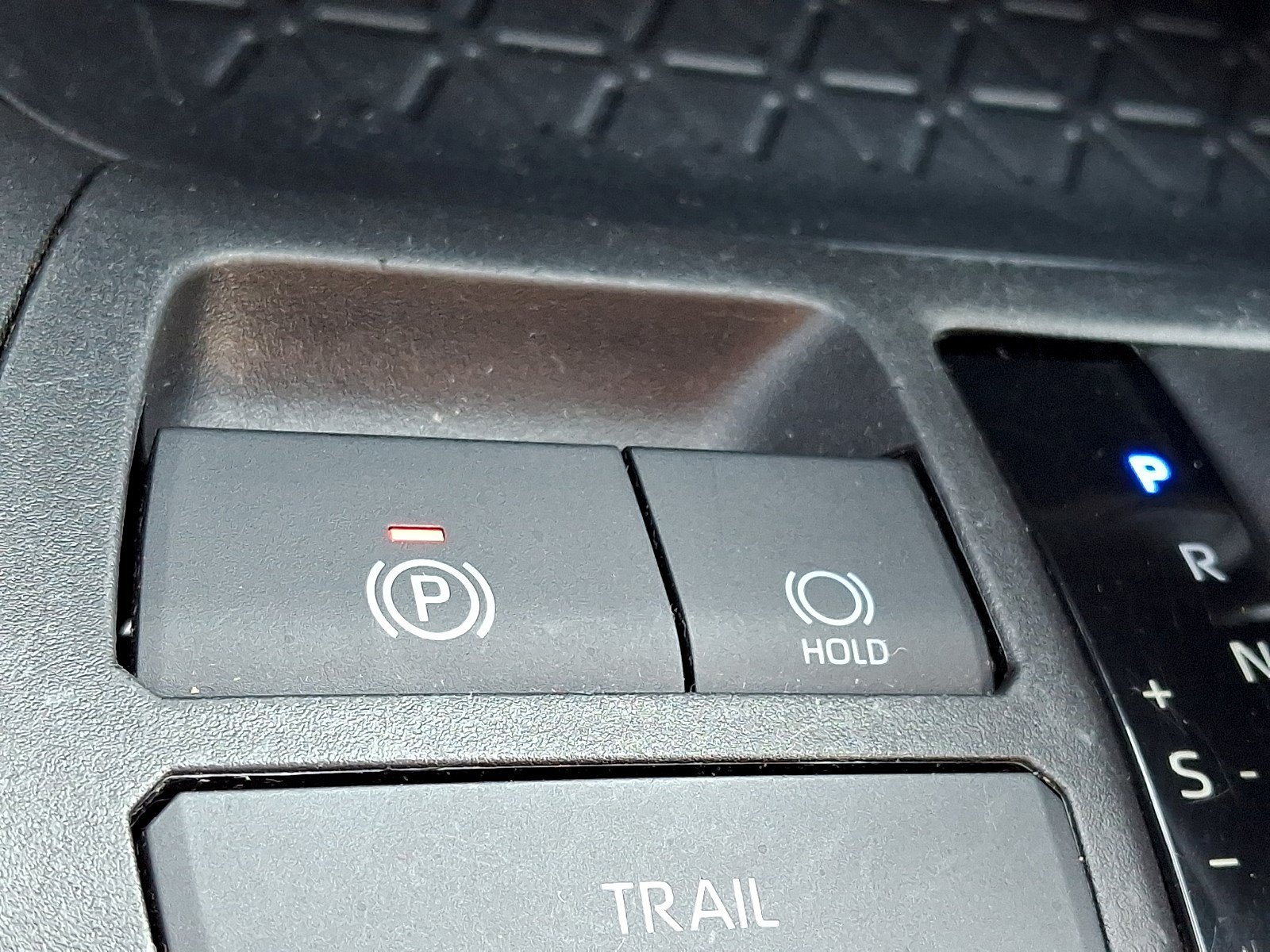 Used 2025 Toyota RAV4 XLE AWD/4WD image 21