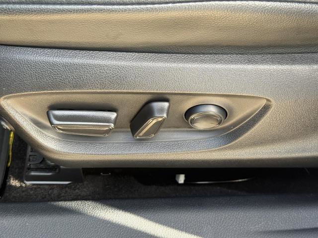 Used 2022 Toyota Camry SE w/ Convenience Package image 14